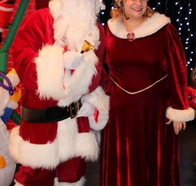 jessica-magicienne-ventriloque-avec-pere-noel