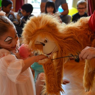 jessica magicienne ventriloque-pépé-le-singe